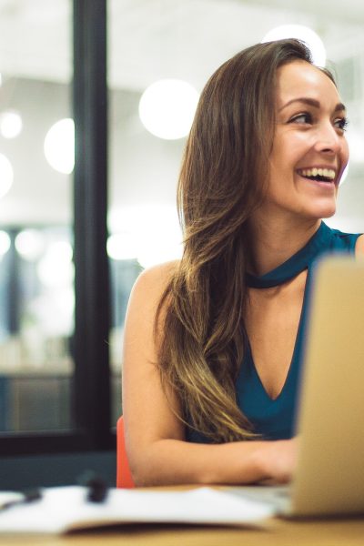 woman-at-laptop_t20_jo2zZk woman-at-laptop_t20_jo2zZk